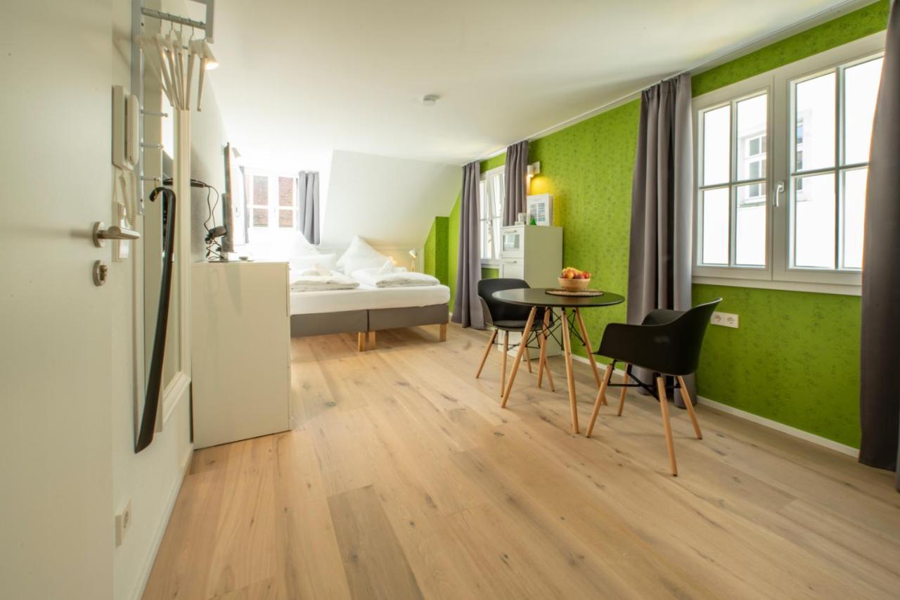Gaestehaus Am Schlossplatz, Z. 4 Meersburg Bagian luar foto
